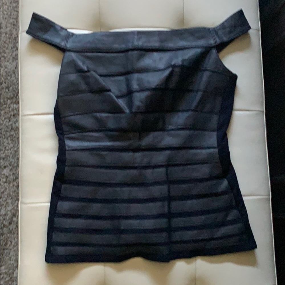 Bailey 44 Top